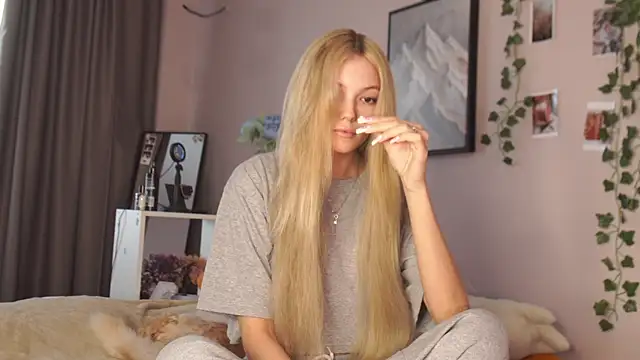 norakisses online show from April 29, 2026, 10:08 am
