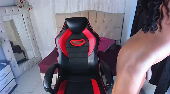 Snapshot of Strella_ferrera chatting on February 25, 2025, 5:08 am Strella ferrera online show from February 25, 2025, 5:08 am