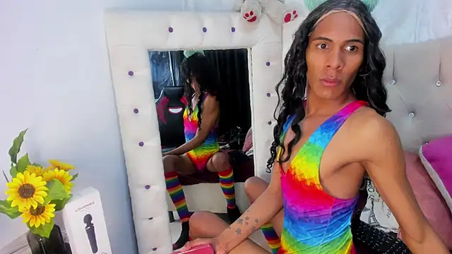 Snapshot of Strella_ferrera chatting on February 26, 2025, 3:53 am Strella ferrera online show from February 26, 2025, 3:53 am