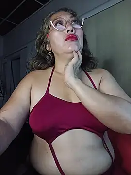 Snapshot of anniecoopeer chatting on June 3, 2026, 10:29 am anniecoopeer online show from June 3, 2026, 10:29 am