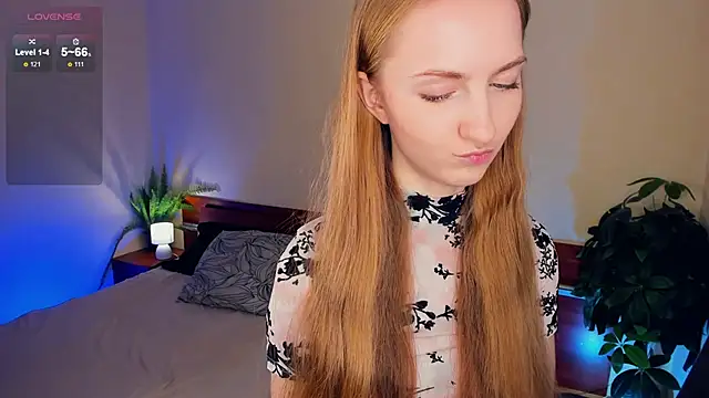 EsmaCarll online show from December 19, 2024, 11:14 pm