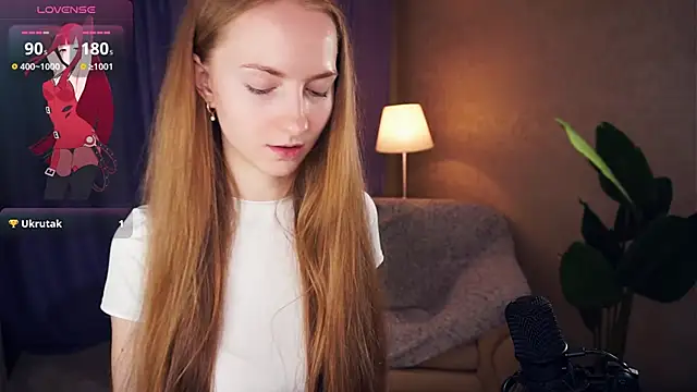 EsmaCarll online show from March 12, 2025, 8:52 pm