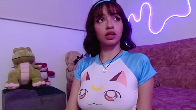 Snapshot of evie_cloud chatting on March 19, 2025, 4:36 am evie cloud online show from March 19, 2025, 4:36 am