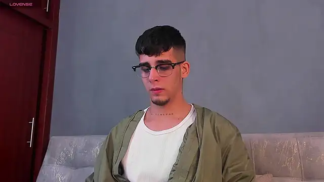 Snapshot of iamcamiloo_ chatting on January 14, 2025, 10:17 am iamcamiloo online show from January 14, 2025, 10:17 am