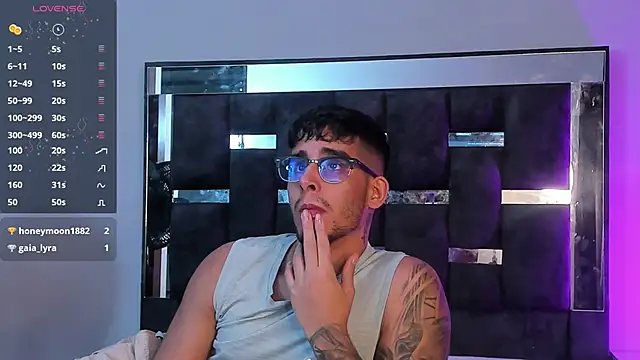 Snapshot of iamcamiloo_ chatting on March 4, 2025, 4:38 am iamcamiloo online show from March 4, 2025, 4:38 am