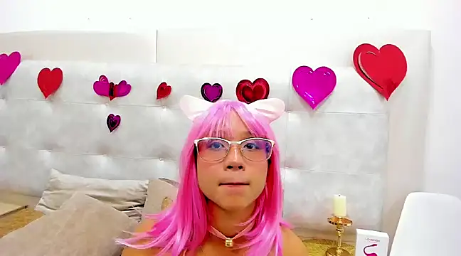 Snapshot of MelanieRoah chatting on February 15, 2025, 1:53 am MelanieRoah online show from February 15, 2025, 1:53 am