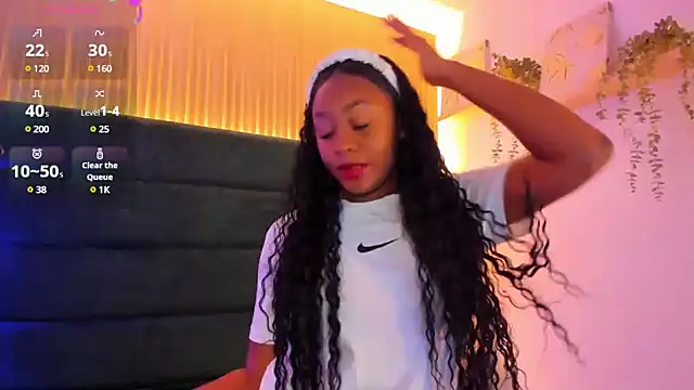 NaomyBaez online show from December 4, 2024, 12:36 pm