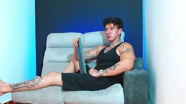 Snapshot of JUSTIN_FULLER1 chatting on December 22, 2025, 3:47 am JUSTIN FULLER1 online show from December 22, 2025, 3:47 am