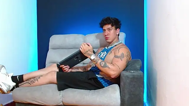 Snapshot of JUSTIN_FULLER1 chatting on December 23, 2025, 12:08 am JUSTIN FULLER1 online show from December 23, 2025, 12:08 am