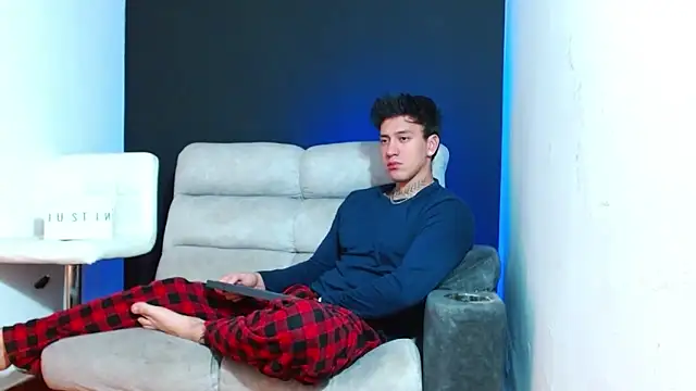 Snapshot of JUSTIN_FULLER1 chatting on February 17, 2026, 6:54 am JUSTIN FULLER1 online show from February 17, 2026, 6:54 am