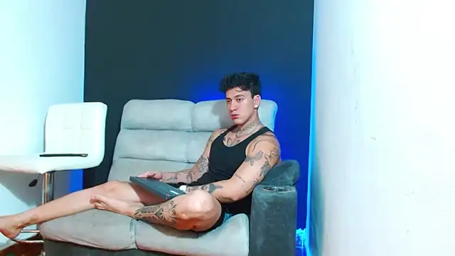 Snapshot of JUSTIN_FULLER1 chatting on March 4, 2026, 9:32 pm JUSTIN FULLER1 online show from March 4, 2026, 9:32 pm