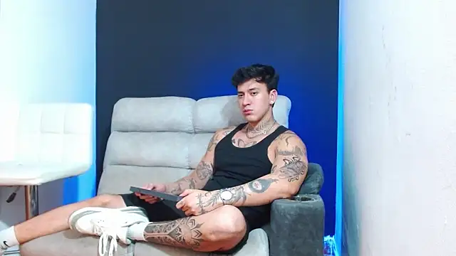 JUSTIN FULLER1 online show from April 24, 2026, 2:58 am