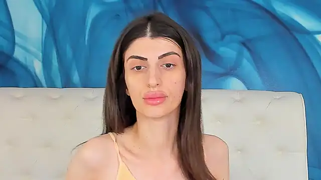 SkinnyDolly online show from June 19, 2026, 3:33 am