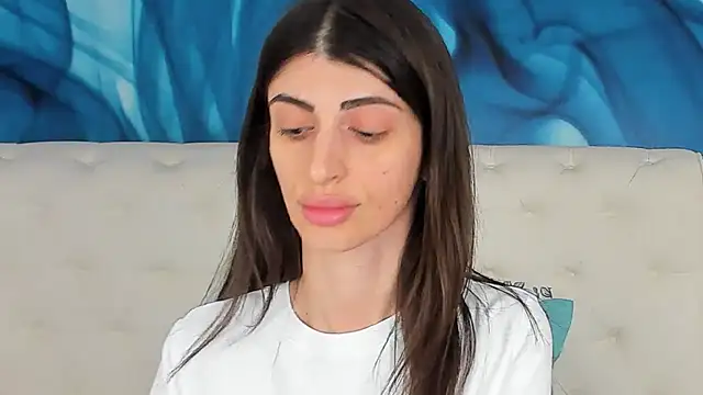 SkinnyDolly online show from June 25, 2026, 3:39 am