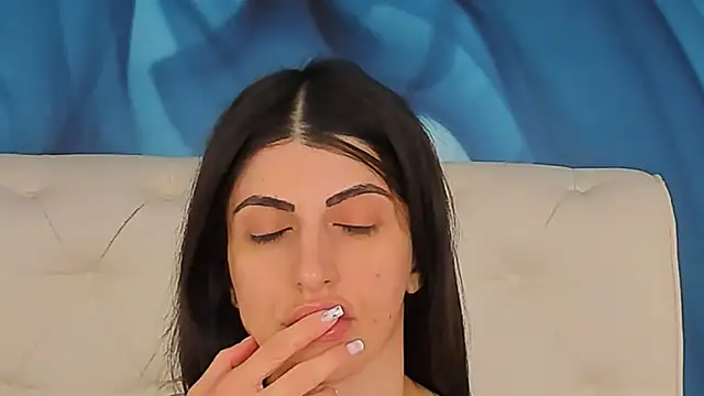 SkinnyDolly online show from June 27, 2026, 3:44 am