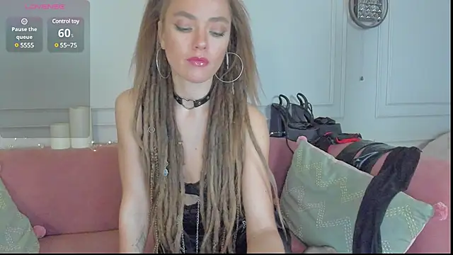 Snapshot of KellyFouler chatting on February 5, 2025, 1:33 pm KellyFouler online show from February 5, 2025, 1:33 pm