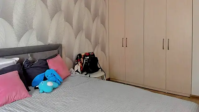 Bambiii bby online show from November 11, 2025, 3:17 am