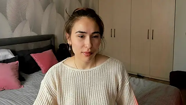 Snapshot of Bambiii_bby chatting on March 6, 2026, 4:53 am Bambiii bby online show from March 6, 2026, 4:53 am