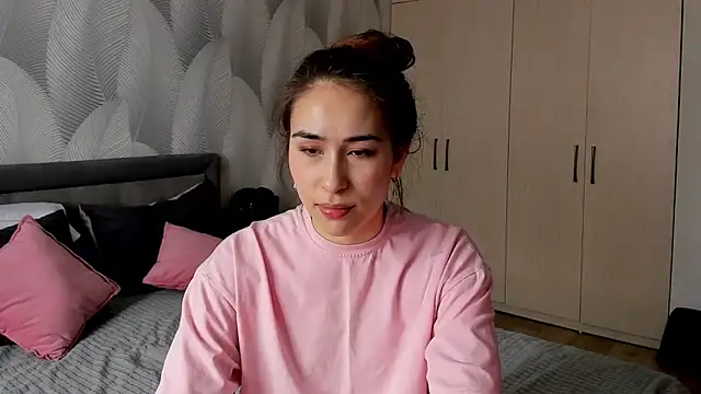 Snapshot of Bambiii_bby chatting on March 12, 2026, 6:19 am Bambiii bby online show from March 12, 2026, 6:19 am