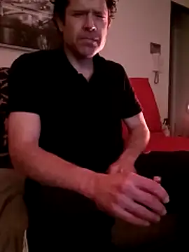 Snapshot of crems77 chatting on December 19, 2025, 9:33 pm crems77 online show from December 19, 2025, 9:33 pm