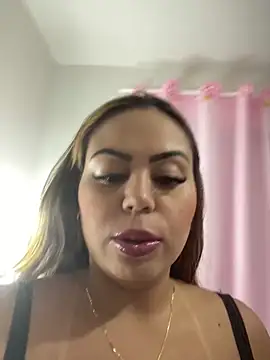 lariic online show from January 28, 2025, 10:45 pm