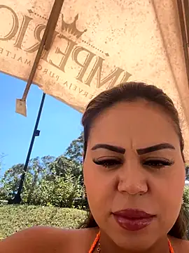 lariic online show from September 26, 2025, 1:48 pm