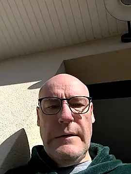 bogland33 online show from March 5, 2025, 10:11 am