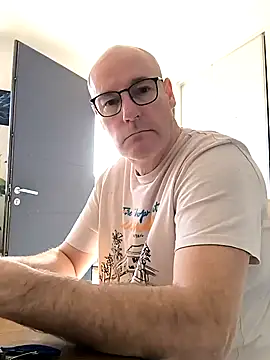 bogland33 online show from March 5, 2025, 2:45 pm