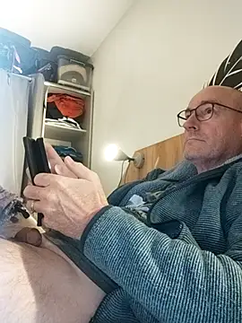 bogland33 online show from October 29, 2025, 8:10 pm