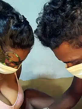 Snapshot of kumaricapalsex2 chatting on January 10, 2025, 2:35 am kumaricapalsex2 online show from January 10, 2025, 2:35 am