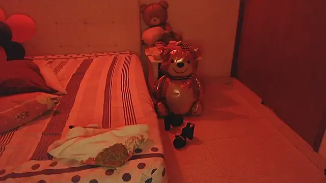 Snapshot of SashaBrianna99 chatting on March 9, 2025, 3:32 am SashaBrianna99 online show from March 9, 2025, 3:32 am