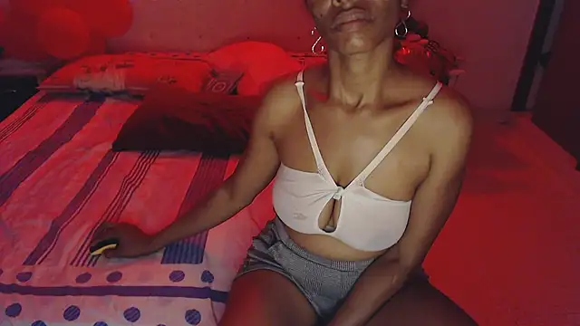 Snapshot of SashaBrianna99 chatting on March 11, 2025, 3:26 am SashaBrianna99 online show from March 11, 2025, 3:26 am