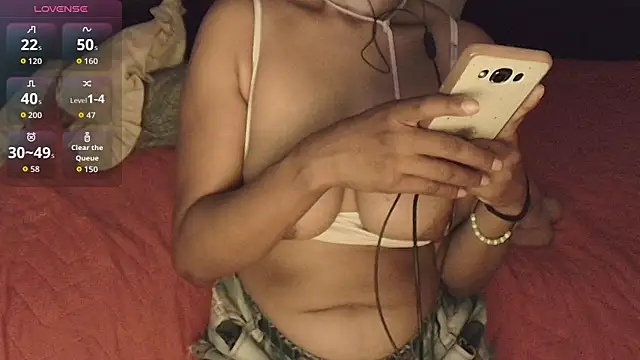 Snapshot of SashaBrianna99 chatting on September 25, 2025, 2:43 pm SashaBrianna99 online show from September 25, 2025, 2:43 pm