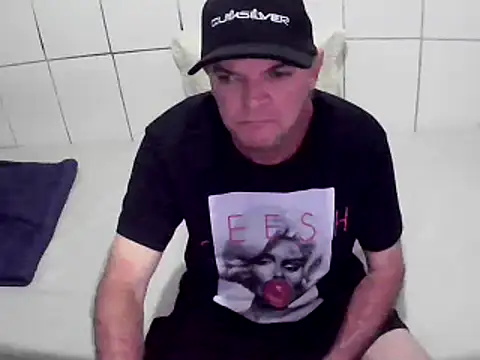 Snapshot of pierdona chatting on February 19, 2025, 7:38 pm pierdona online show from February 19, 2025, 7:38 pm