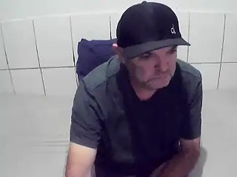 pierdona online show from August 3, 2026, 7:28 pm