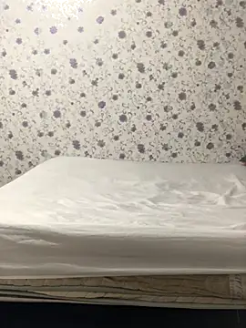 ahross online show from October 4, 2025, 11:08 am