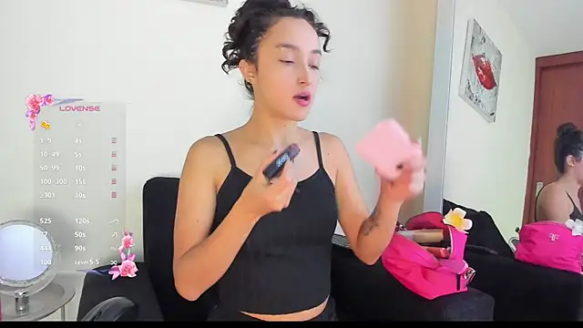 Snapshot of its__angelica_ chatting on November 3, 2025, 6:31 pm its angelica online show from November 3, 2025, 6:31 pm