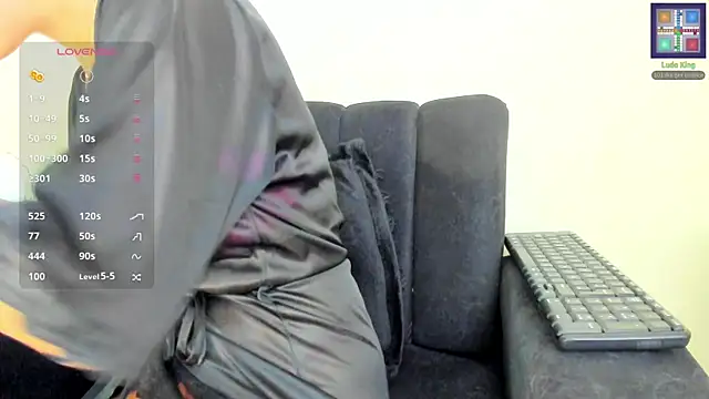 its  angelica  online show from January 12, 2026, 6:57 pm