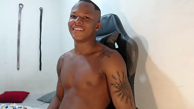 Snapshot of Alid_17 chatting on December 17, 2024, 6:20 pm Alid 17 online show from December 17, 2024, 6:20 pm