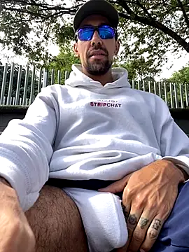 Snapshot of dantedesirexx chatting on November 16, 2025, 2:22 pm dantedesirexx online show from November 16, 2025, 2:22 pm