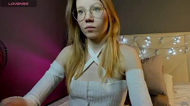 Snapshot of Esme_Runn chatting on January 10, 2025, 9:55 am Esme Runn online show from January 10, 2025, 9:55 am