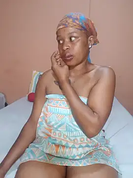 Snapshot of Down_to_earth_girl chatting on March 7, 2025, 12:37 am Down to earth girl online show from March 7, 2025, 12:37 am