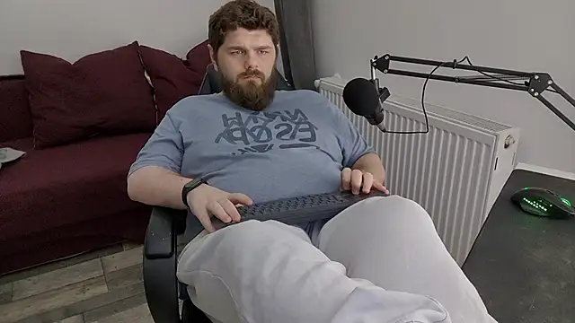 Snapshot of KingMarti chatting on February 7, 2025, 3:52 pm KingMarti online show from February 7, 2025, 3:52 pm