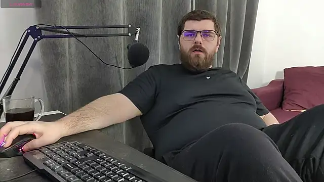 Snapshot of KingMarti chatting on October 5, 2025, 6:45 am KingMarti online show from October 5, 2025, 6:45 am