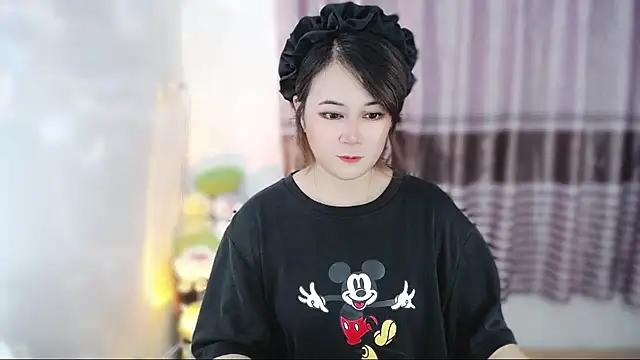 Snapshot of Fan_ting chatting on July 4, 2026, 2:23 pm Fan ting online show from July 4, 2026, 2:23 pm