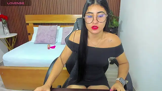 evelin leroy online show from March 13, 2025, 12:02 pm