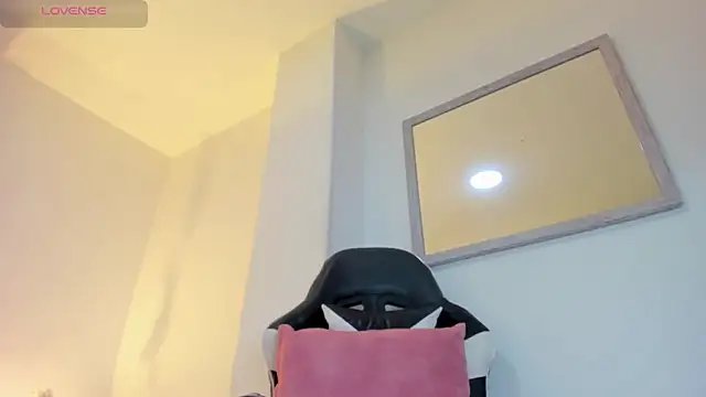 evelin leroy online show from March 12, 2026, 12:11 pm