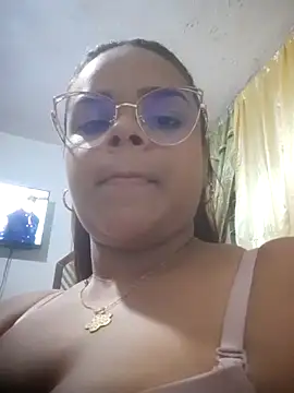 Snapshot of Evabigass chatting on February 18, 2025, 11:41 pm Evabigass online show from February 18, 2025, 11:41 pm