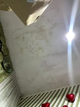 Evabigass online show from December 19, 2025, 6:04 pm