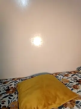 Snapshot of Zomorodaa_ chatting on September 29, 2025, 6:35 pm Zomorodaa online show from September 29, 2025, 6:35 pm